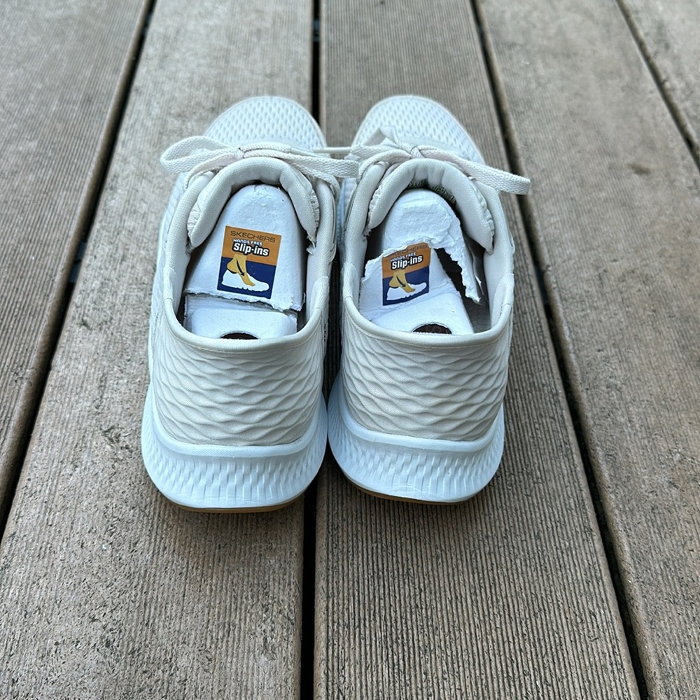 Sketchers Women’s Tennis Shoes - Picture 4 of 8